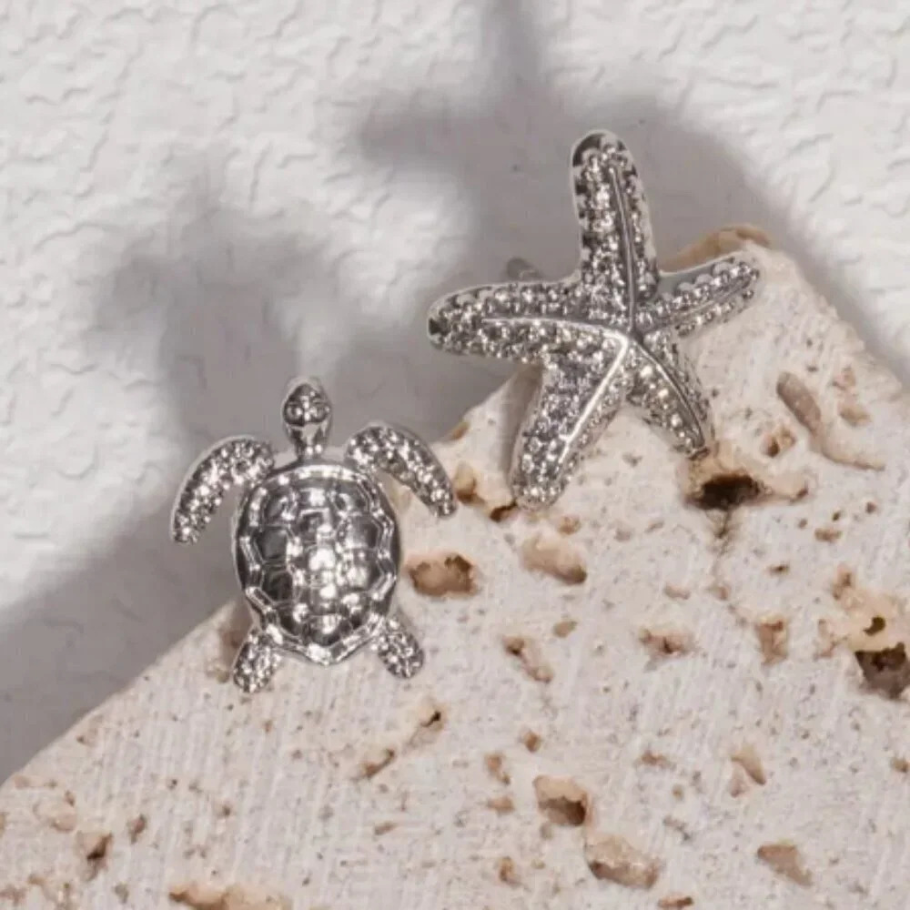 Women Girls Small Asymmetrical Starfish Turtle Stud Silver Earrings - Picture 3 of 5